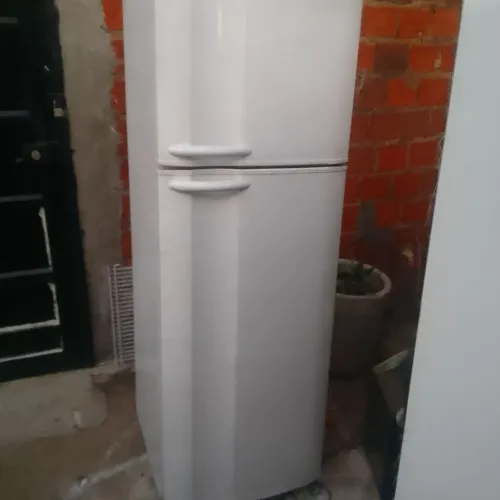 Geladeira eletrolux 350 litros
