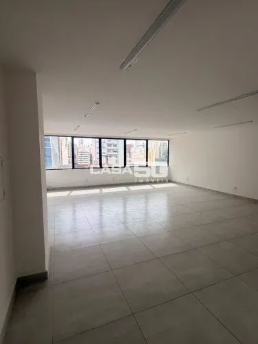 Sala Comercial com 73m² no Centro