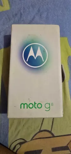 Motorola G8 com 64GB (tela trincada)
