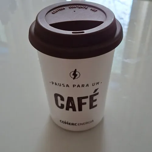 Copo de Café de Porcelana Oxford com Tampa em Silicone 