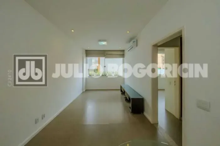 Apartamento Ipanema, sala, 2 quartos, reformado, 2 banheiros, silêncioso, garagem escritur