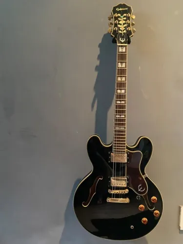 Guitarra Epiphone Sheraton II