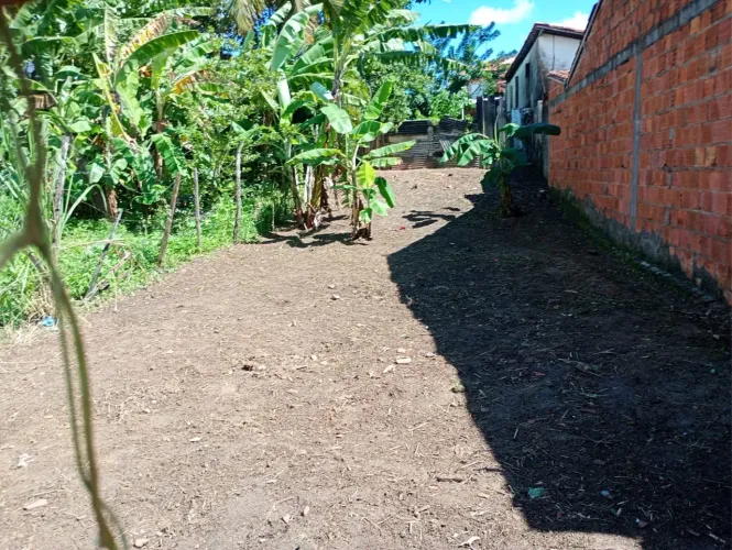 Vende-se terreno na Rua Sílvio Romero ( próx a rua da palmeira, centro ) 6x22