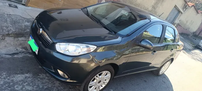 Fiat Grand Siena Attrac. 1.4 EVO F.flex 8V 2013