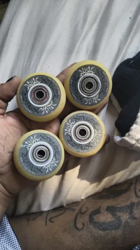 Jogo 4 rodas traxart 57mm com rolamentos