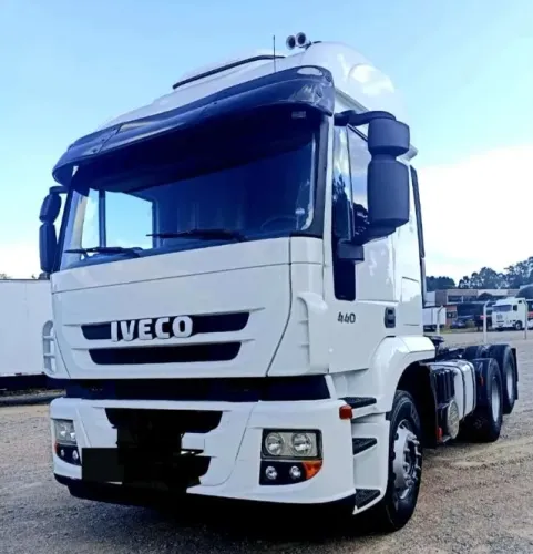 Cavalinho Stralis 440 6x2 em perfeito estado