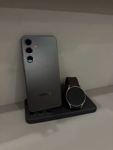 Celular Samsung S24 + relógio watch 7