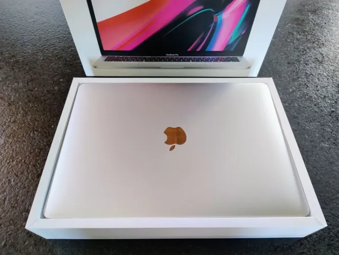 Macbook Pro M2 512 SSD 8GB