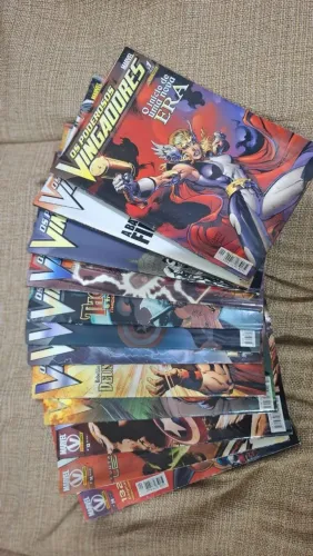 Revistas em quadrinhos "Os Poderosos Vingadores" - 12 edições 