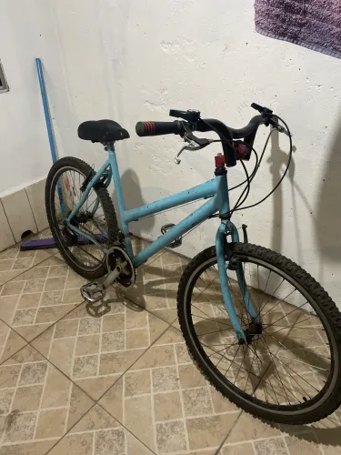 Bicicleta só pegar e andar só as macha tá zuada