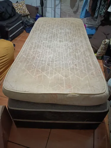 Cama box de solteiro 90 reais