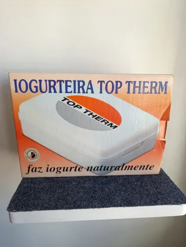 Iogurteira Top Therm grande e completa na caixa