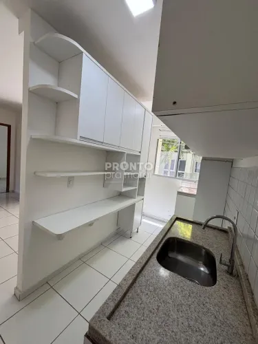 Apartamento com 2 quartos em Candeias