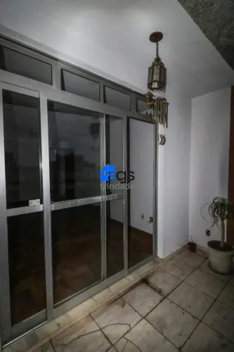 Apartamento em Sagrada Família com 70 m² , 3 quarto(s) , 2 vaga(s).