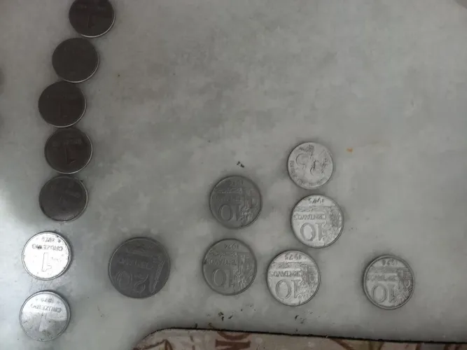 Moedas antigas(cruzeiro, cruzado e Reis)