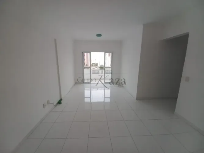 Oportunidade - Apartamento - Edifício Saint German - Jardim Pereira do Amparo - 3 Dormitór