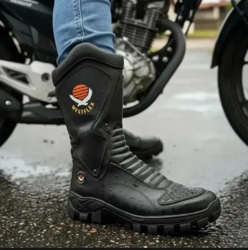 Bota reforçada para motociclista