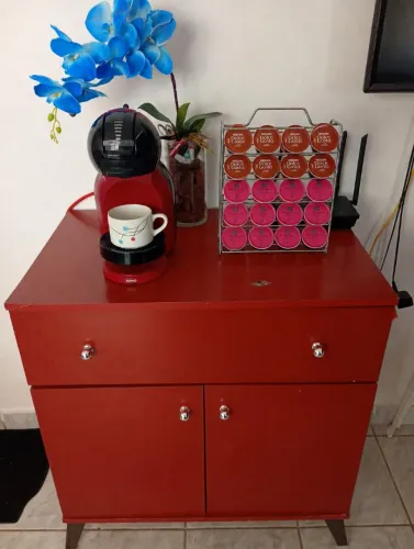 Kit cantinho do café, cafeteira Dulce Gusto, porta cápsulas, movel e orquídea decorativa