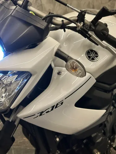 Yamaha XJ6 N 2013