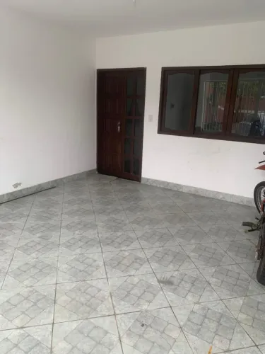 Lindo Imóvel com 2 Quartos e Sala Ampla - Localização Imbatível!