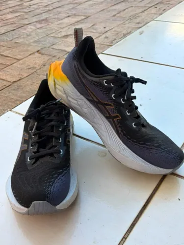 Asics Novablast 4