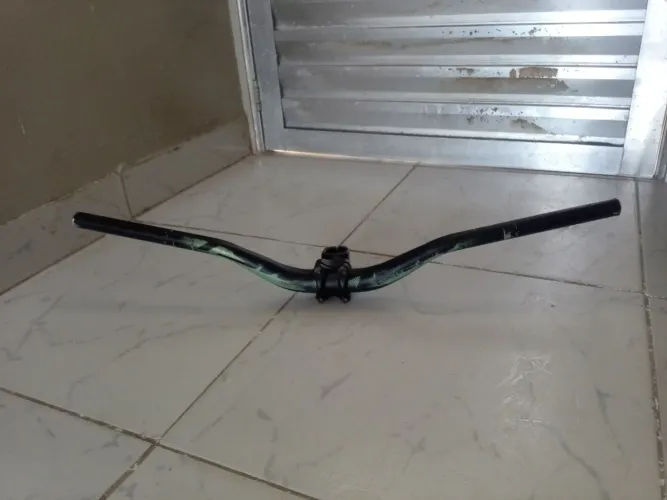 Guidão voador junto com mesinha