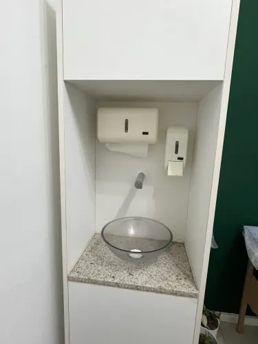 Lavatório portátil ideal para consultórios ou salas de atendimento