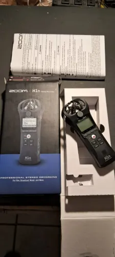 Gravador ZOOM H1n HANDY RECORDER BLACK - 120 GL e Kit Acessórios ZoomAPH-1n