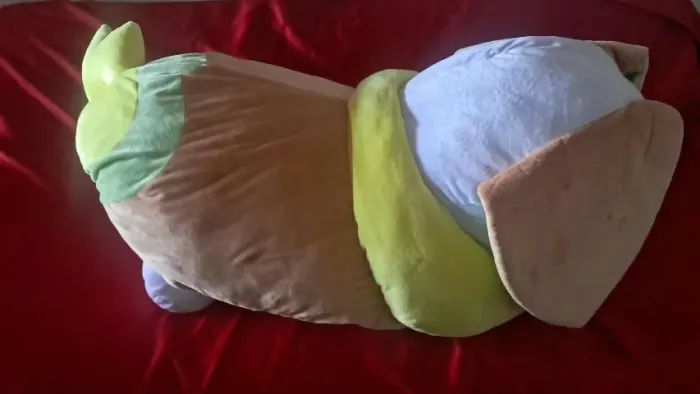 Cachorro de pelúcia com quase um metro de tamanho