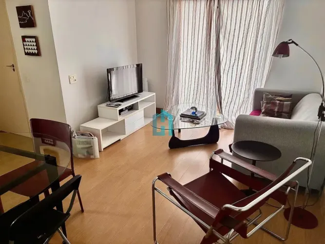 Apartamento à venda no Itaim Bibi, 1 dormitório e 1 vaga de garagem.