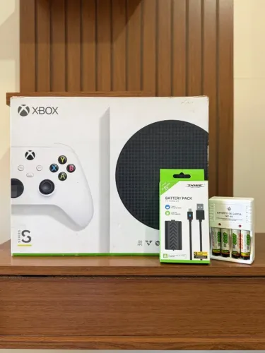 Xbox Series S - Muito novo na caixa
