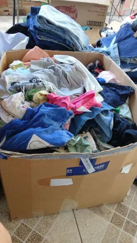 Roupa para brechó