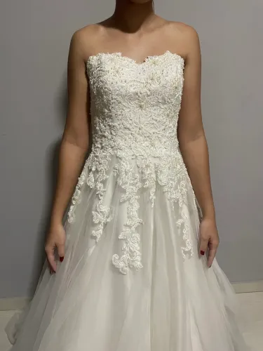 Vestido de noiva e coroa