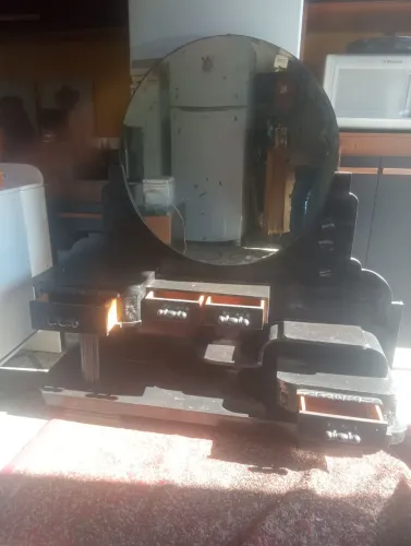 Penteadeira antiga raridade em madeira!