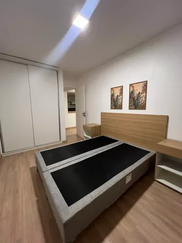 Lindo Quarto e Sala na Ponta Verde  Nascente, Varanda e Pronto para Morar!