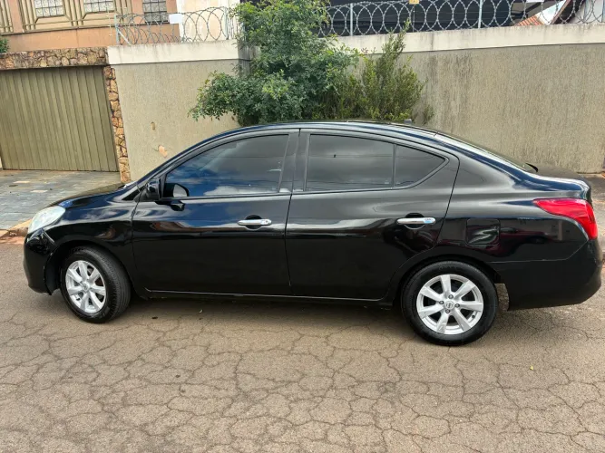 Nissan Versa SL 1.6 16V Flex Fuel 4P Mec. 2014
