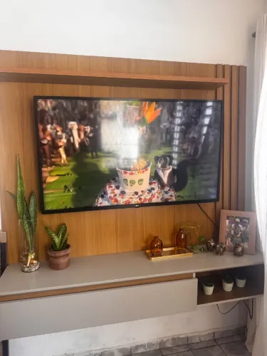 Vendo rack em MDF, muito bonito e em perfeito estado. Excelente estado de conservação, sup