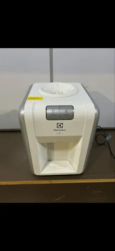 Bebedouro de Água Gelada Fria e Natural Eletrolux