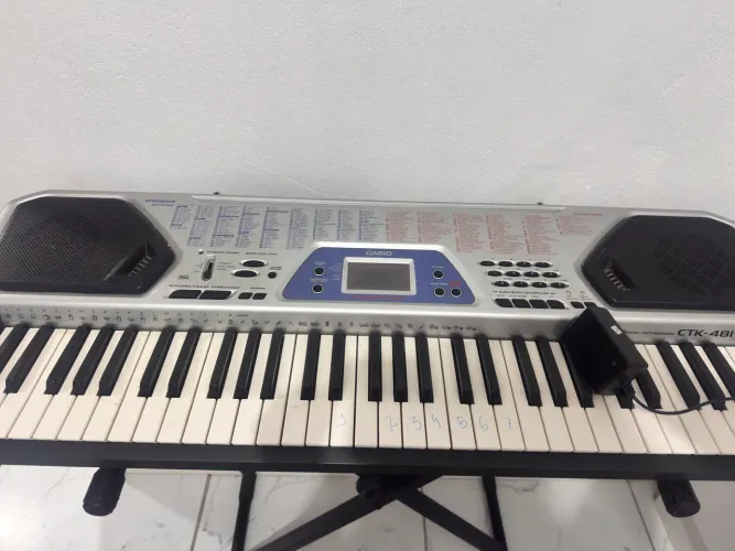 Teclado baratinho