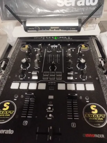vendo um Mixer numark Scratch novo , usado só em casa..