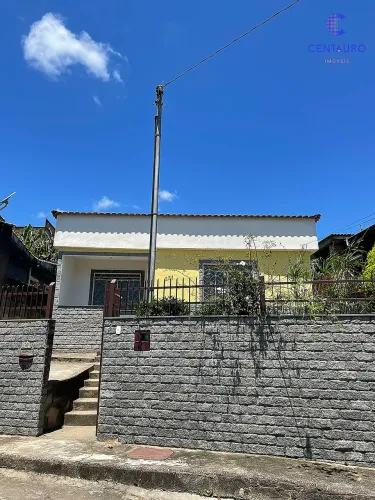 Excelente Casa de 3 quartos com quintal grande no Grama.