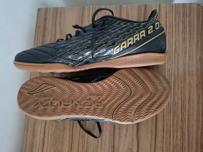 Chuteira de Futsal 