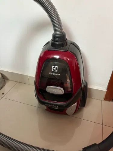 Aspirador de Pó Electrolux Easybox EASY2 1800W - 127V