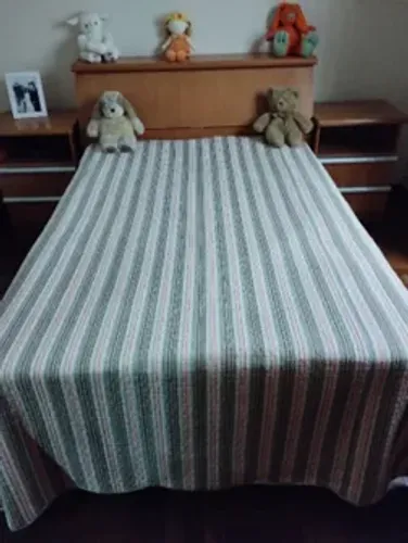 Conjunto Cama de Casal com Bau e 2 criados mudo e colchão