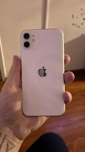 iPhone 11 64GB Branco