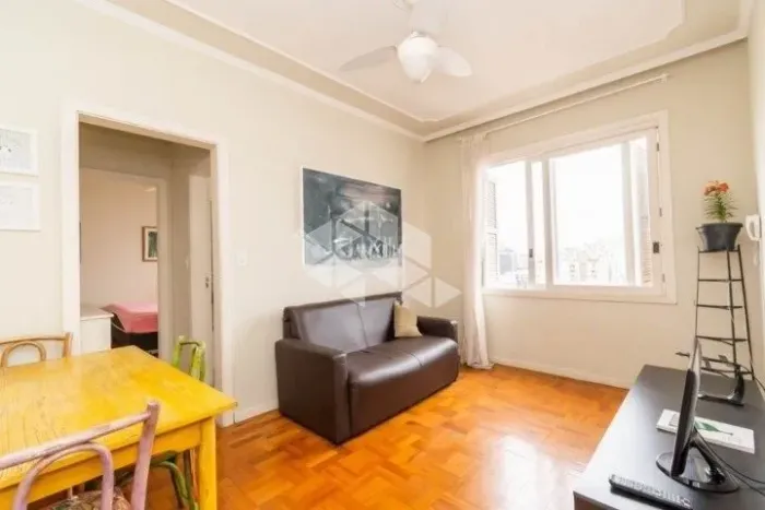 Apartamento a venda com 1 dormitório mobiliado na Duque de Caxias - Centro de Porto Alegre