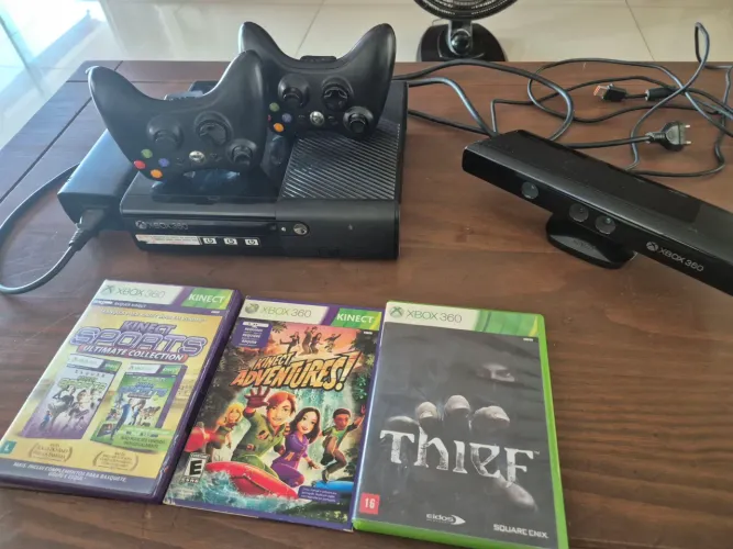 Xbox 360 Super Slim com Kinect