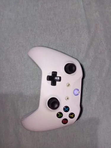 Controle xbox one semi novo