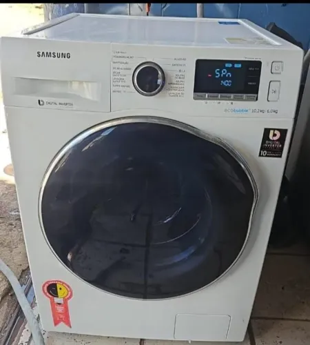 MAQUINA DE LAVA E SECA SAMSUNG MUITO NOVA DOU GARANTIA DE 3'MESES FAÇO A ENTREGA GRÁTIS