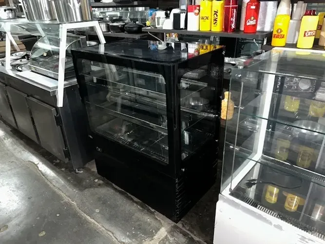 balcão refrigerado - para bolos e tortas - medindo 95 cm